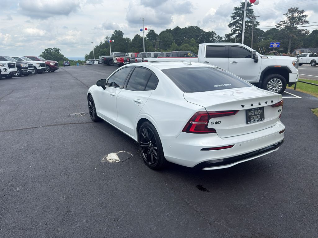 2024 Volvo S60 Plus Black Edition photo 6