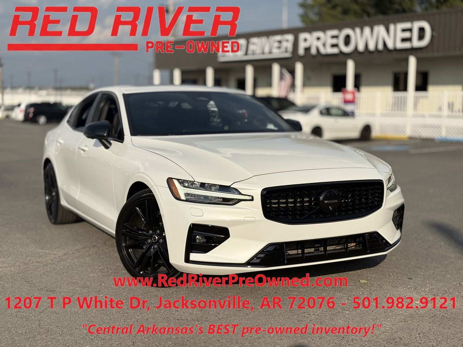 2024 Volvo S60 Plus Black Edition photo