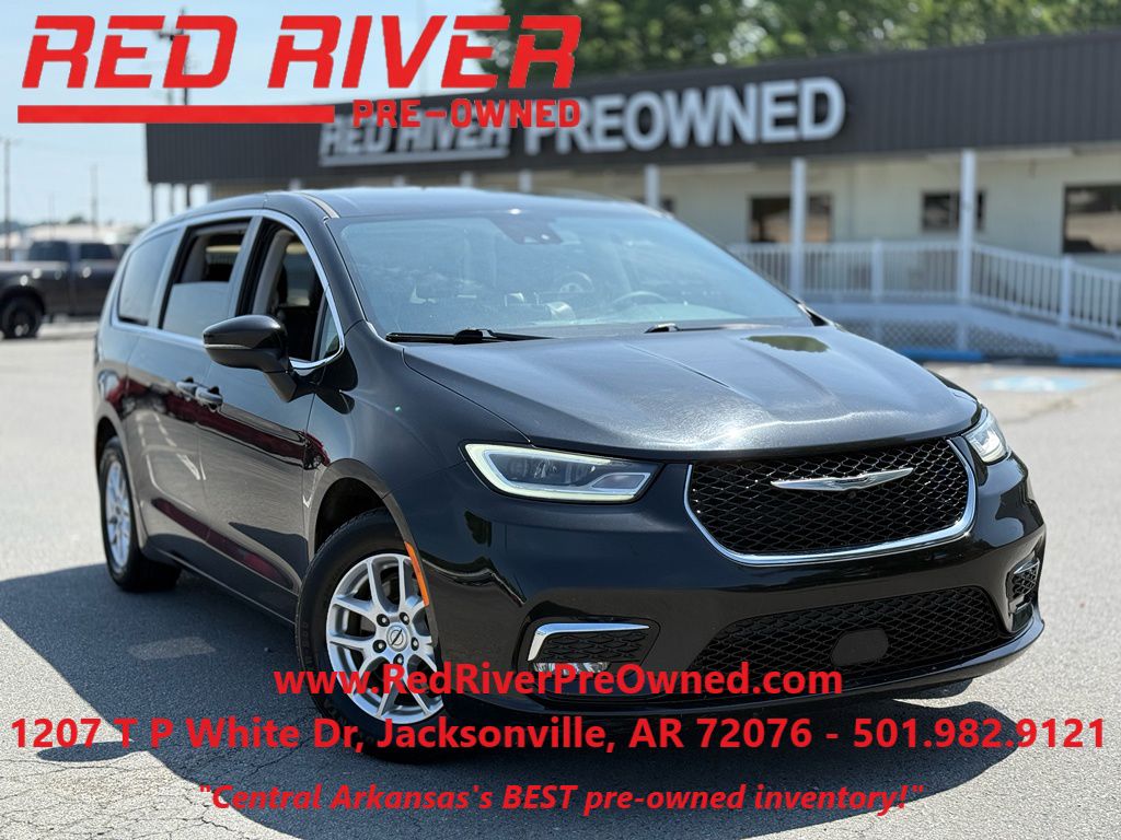2023 Chrysler Pacifica Touring L photo