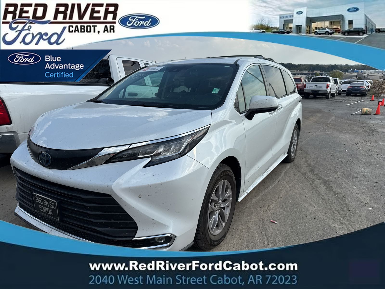 2022 Toyota Sienna XLE photo