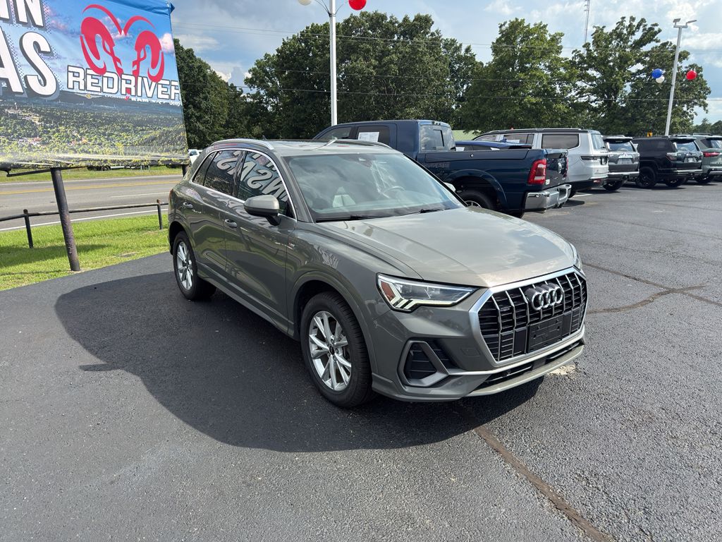 2023 Audi Q3 S line Premium photo 3