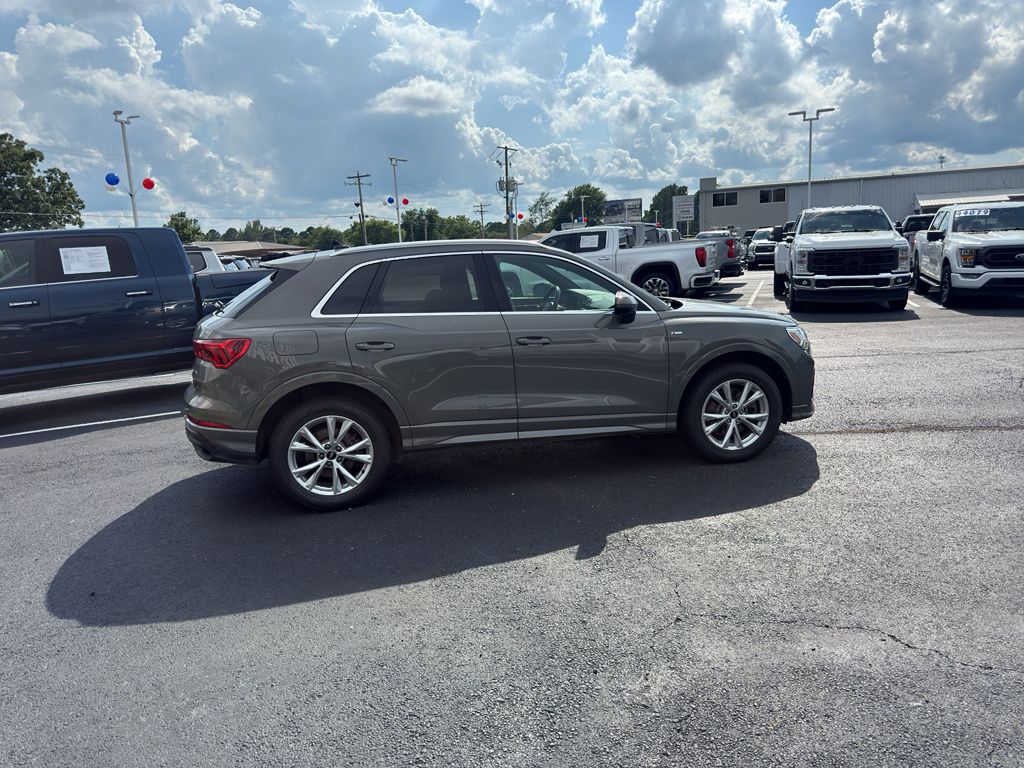 2023 Audi Q3 S line Premium photo 4