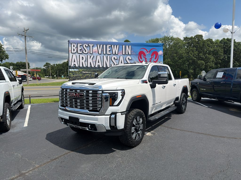 2024 GMC Sierra Denali photo 1