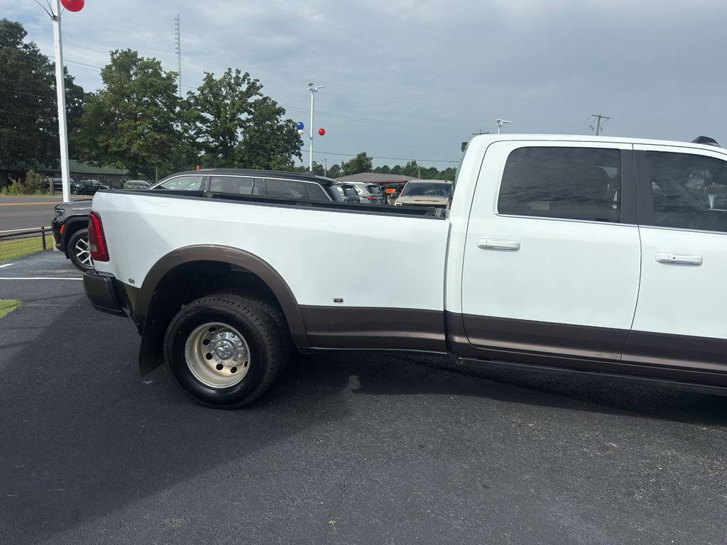 2023 Ram 3500 Longhorn photo 5
