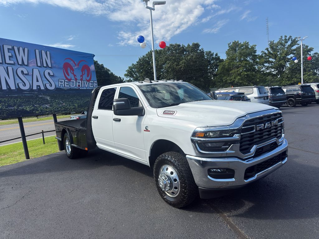 2025 Ram 3500 Chassis Tradesman photo 3