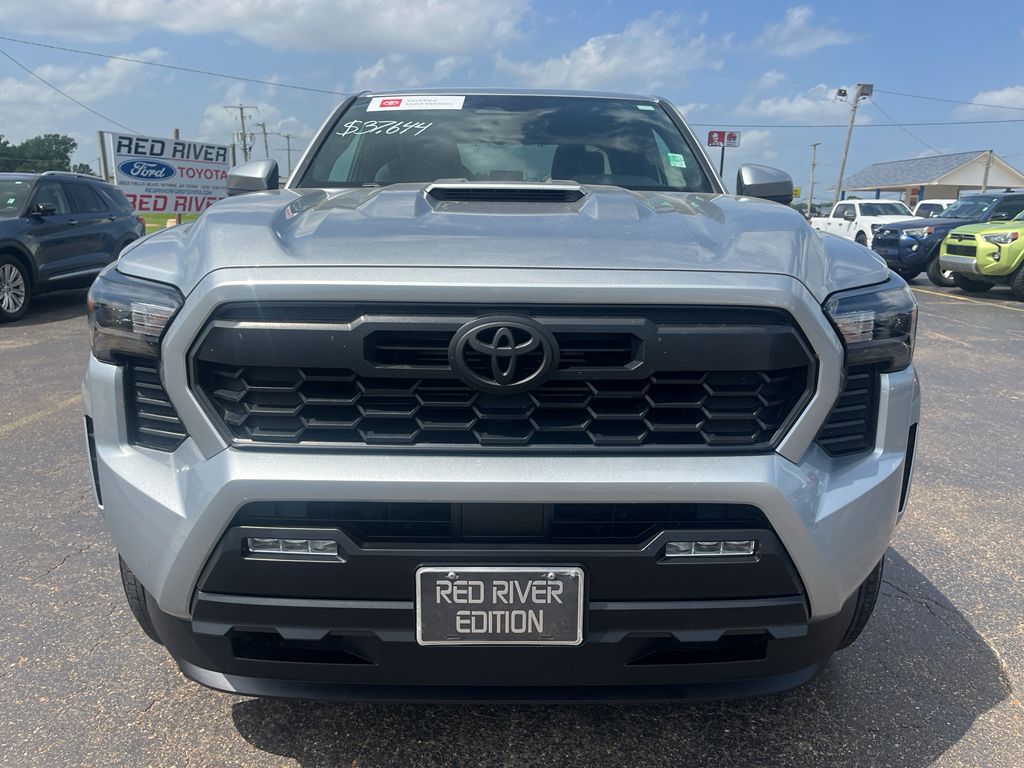 2024 Toyota Tacoma TRD Sport photo 2