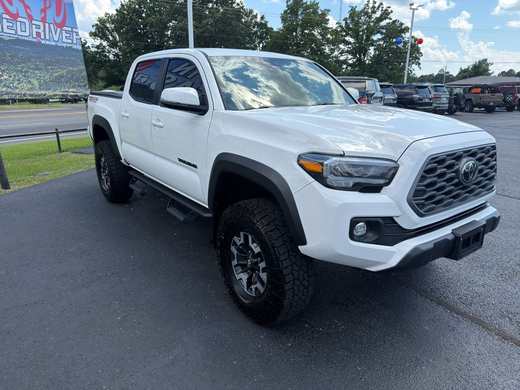 2023 Toyota Tacoma TRD Off Road photo 3