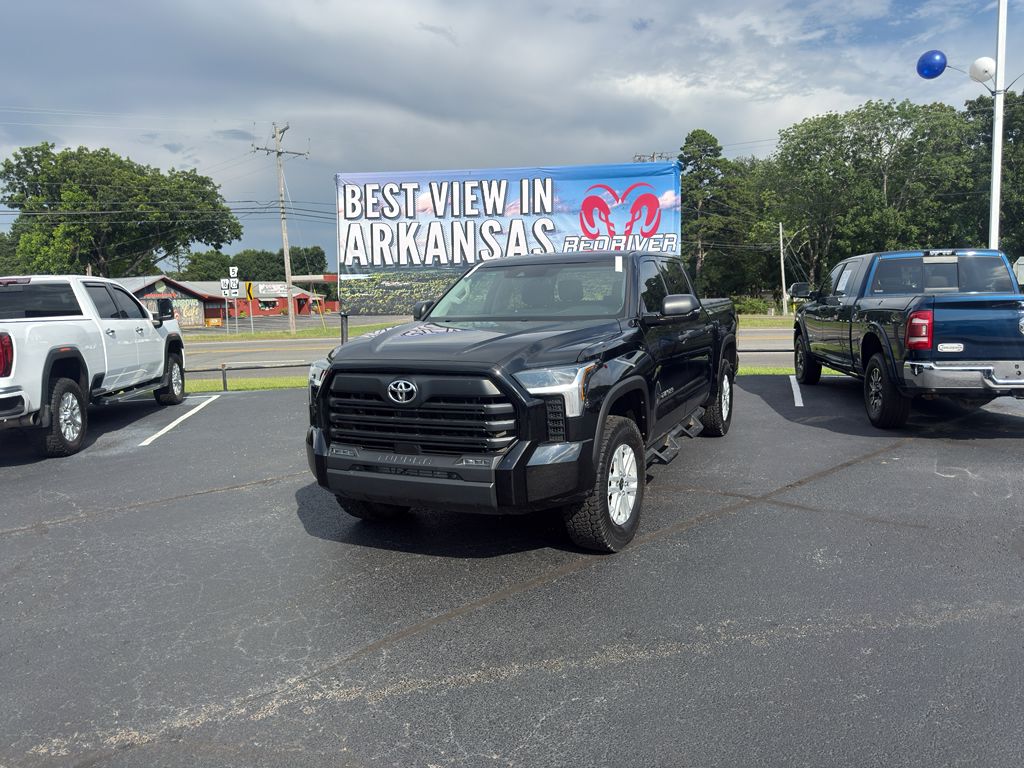 2024 Toyota Tundra SR5 photo 1