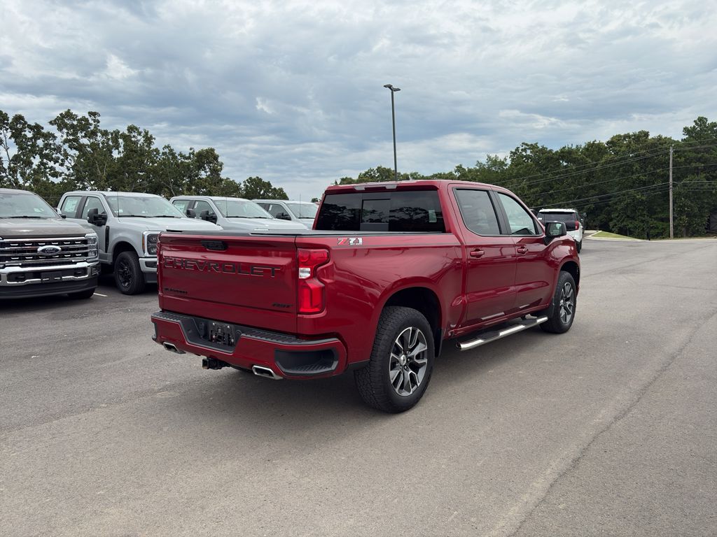 2025 Chevrolet Silverado RST photo 3