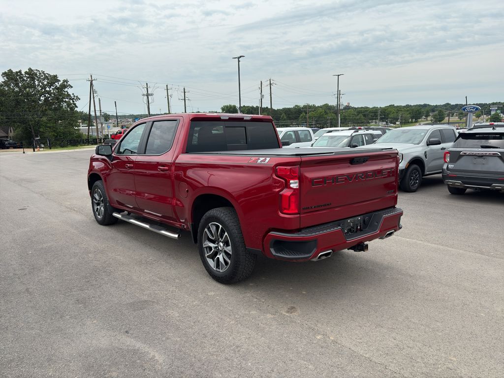 2025 Chevrolet Silverado RST photo 2