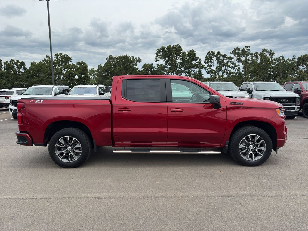 2025 Chevrolet Silverado RST photo 5
