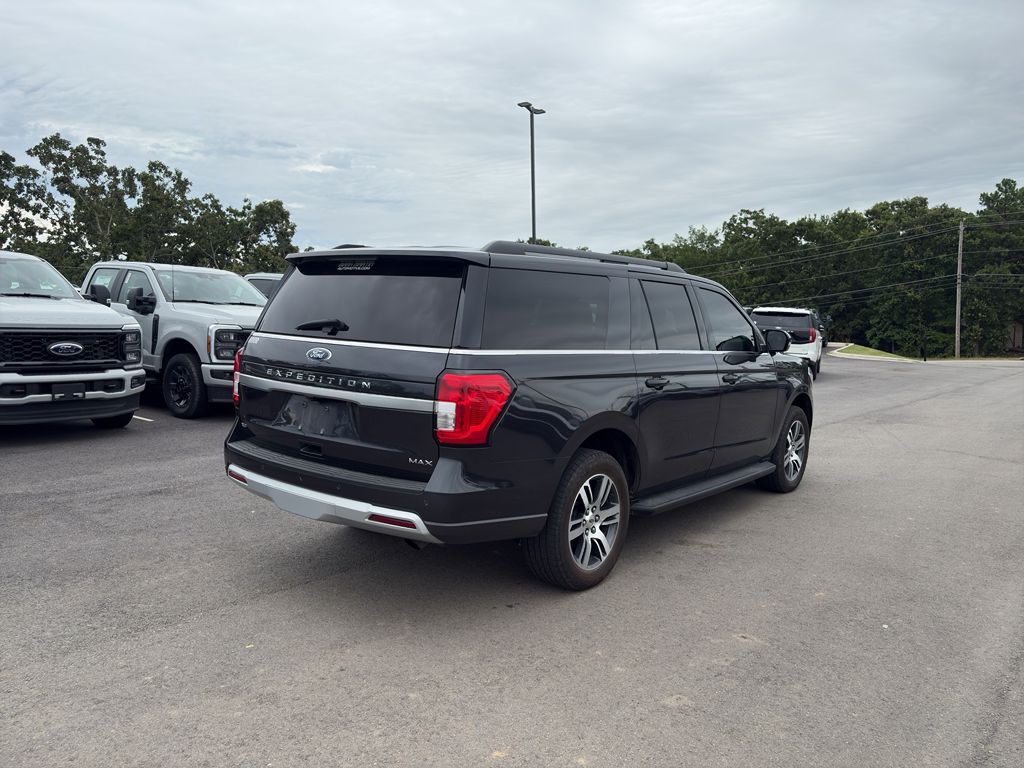2024 Ford Expedition MAX XLT photo 3
