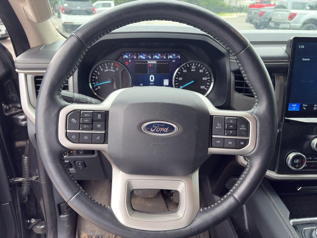 2024 Ford Expedition MAX XLT photo 6