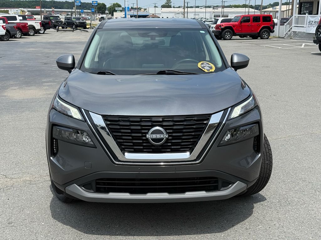 2023 Nissan Rogue SV photo 2