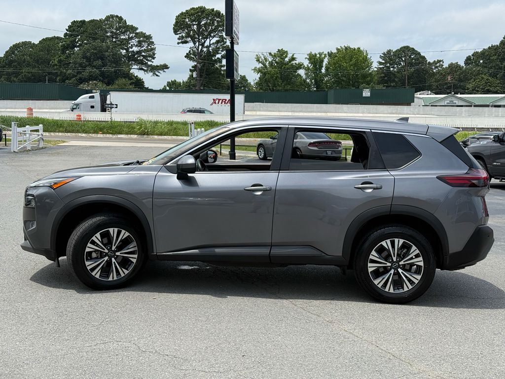 2023 Nissan Rogue SV photo 4