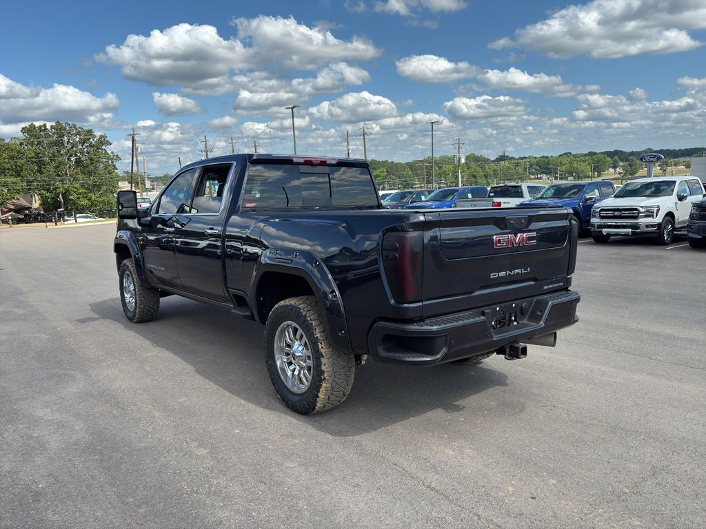 2024 GMC Sierra Denali photo 2