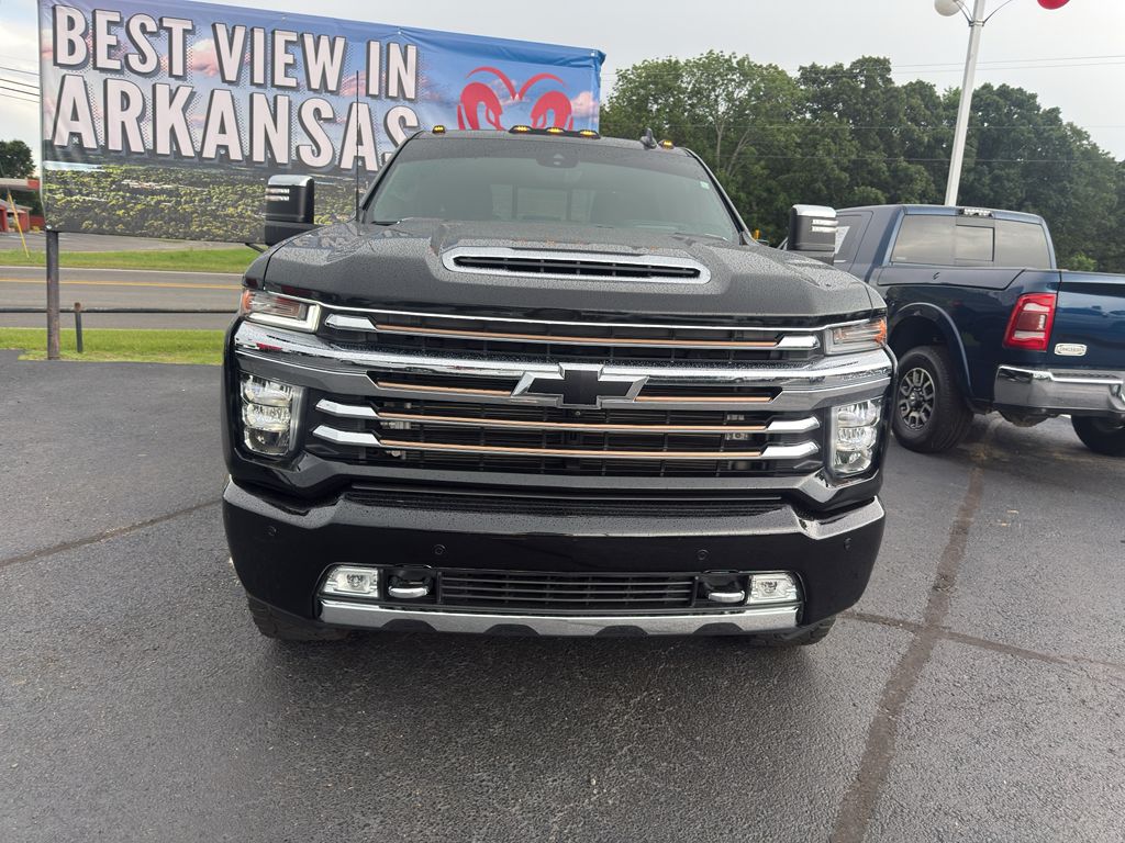 2022 Chevrolet Silverado High Country photo 2