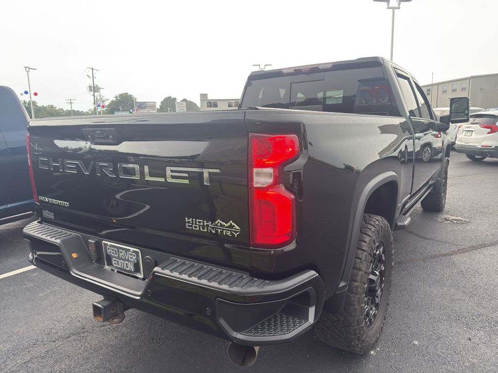 2022 Chevrolet Silverado High Country photo 5