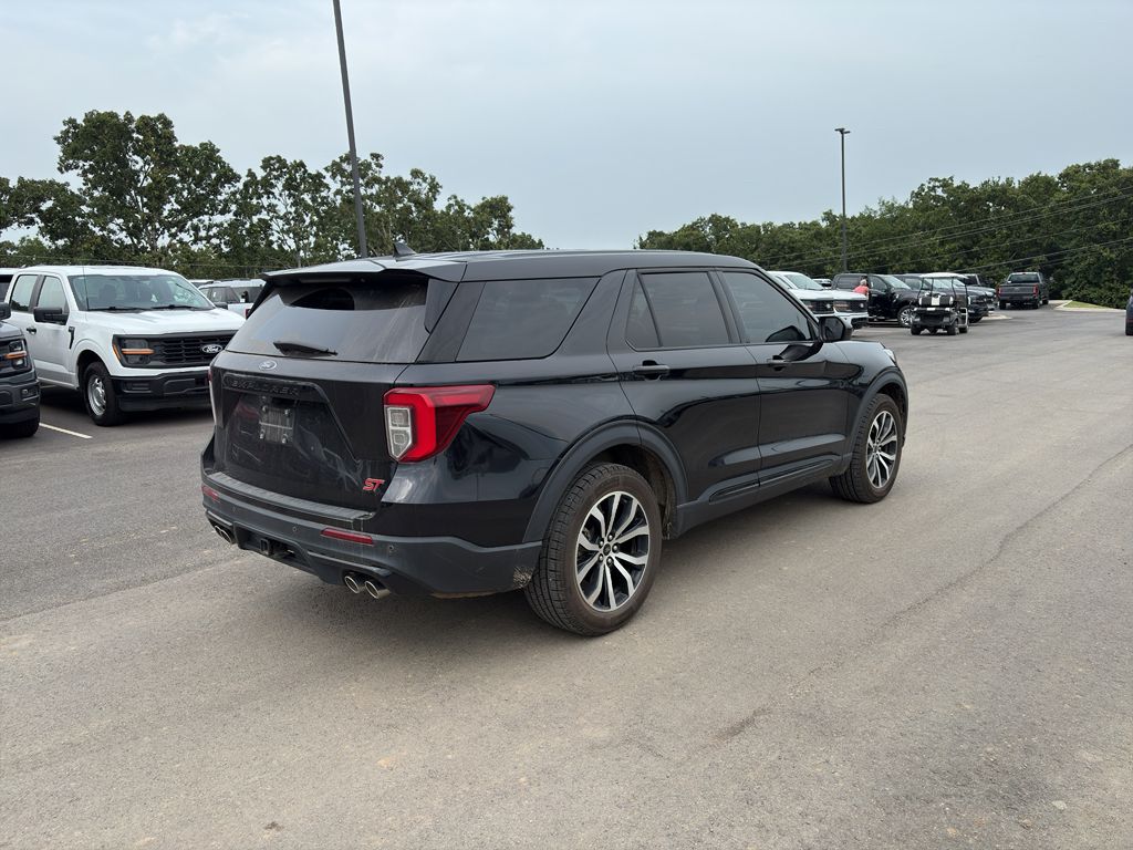 2022 Ford Explorer ST photo 3