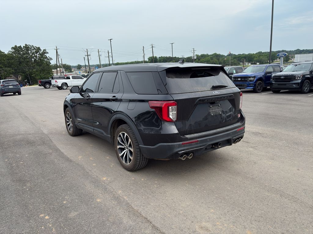 2022 Ford Explorer ST photo 2