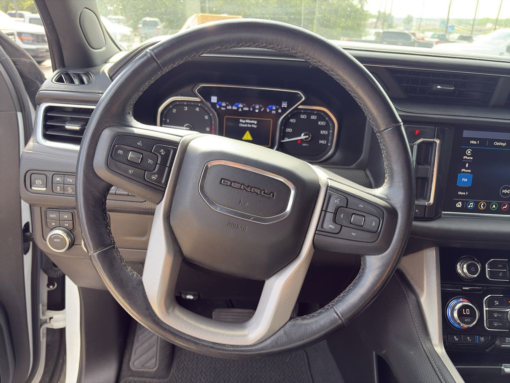 2021 GMC Yukon Denali photo 6