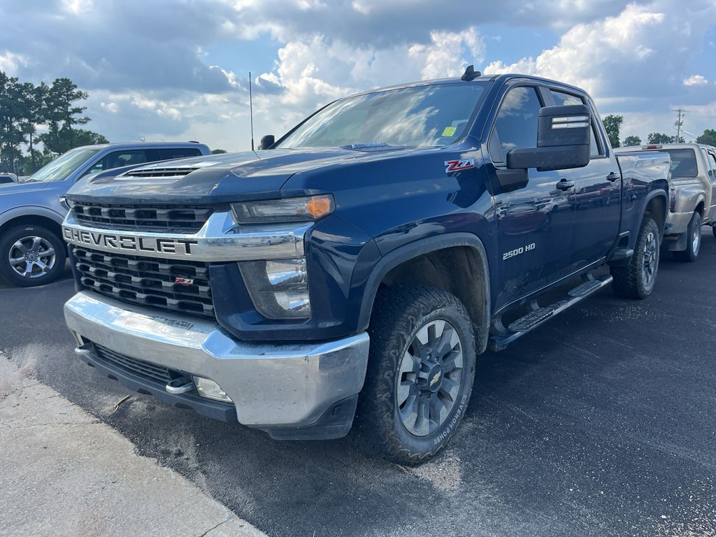 2022 Chevrolet Silverado LT photo 1