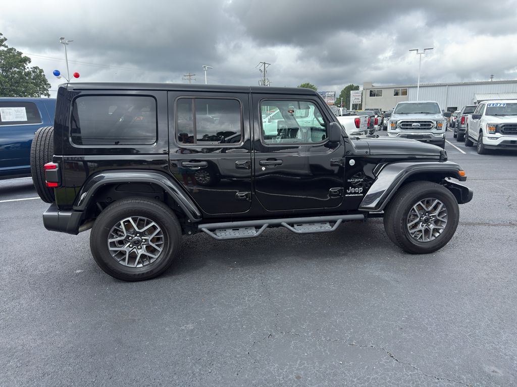 2024 Jeep Wrangler Sahara photo 4