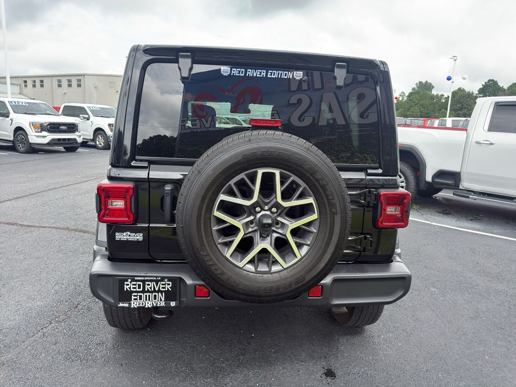2024 Jeep Wrangler Sahara photo 6
