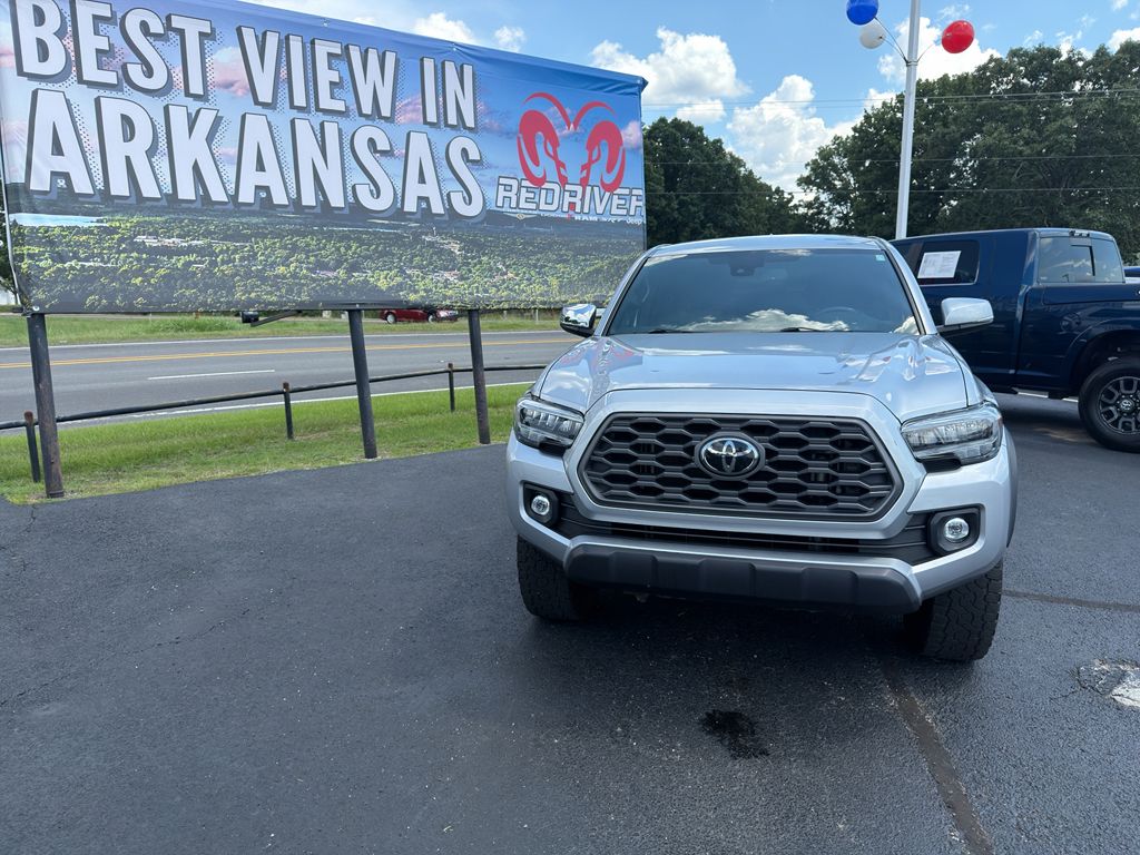 2022 Toyota Tacoma TRD Off Road photo 2
