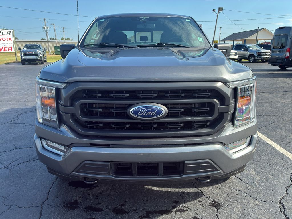 2023 Ford F-150 XLT photo 2