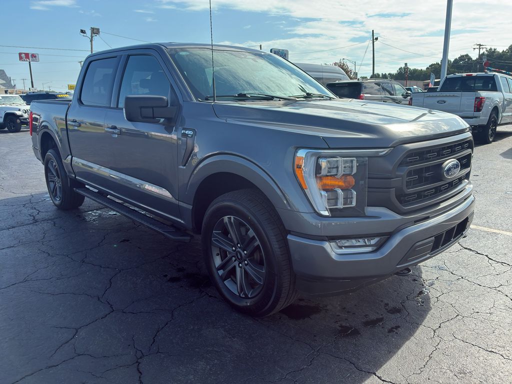 2023 Ford F-150 XLT photo 3