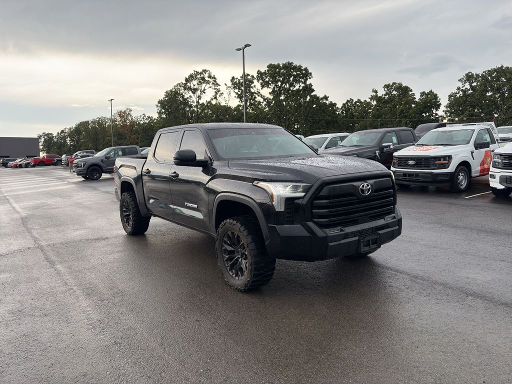 2024 Toyota Tundra SR5 photo 4