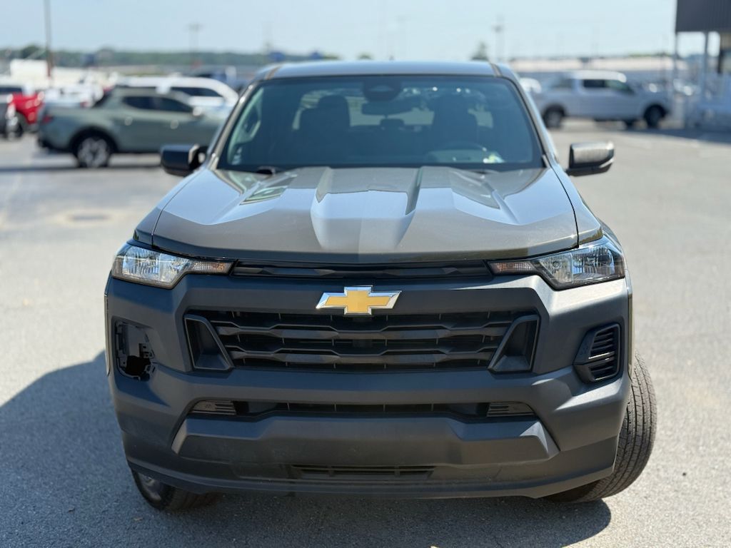 2023 Chevrolet Colorado 2WD Work Truck photo 2
