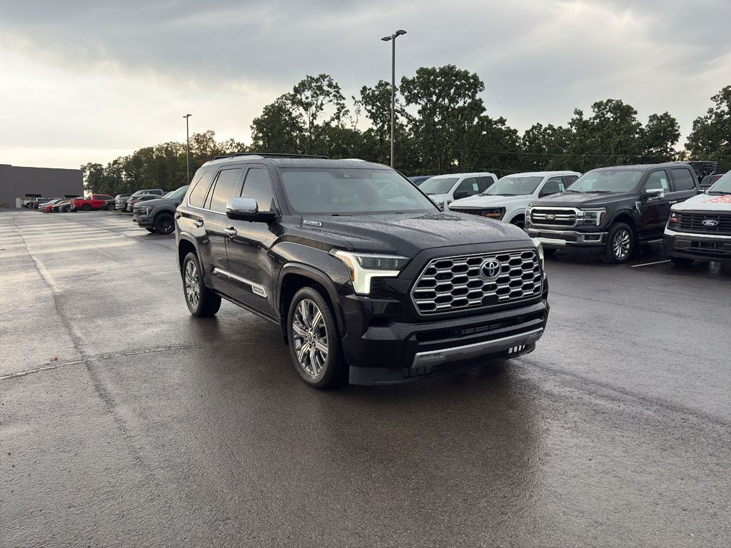 2023 Toyota Sequoia Capstone photo 4