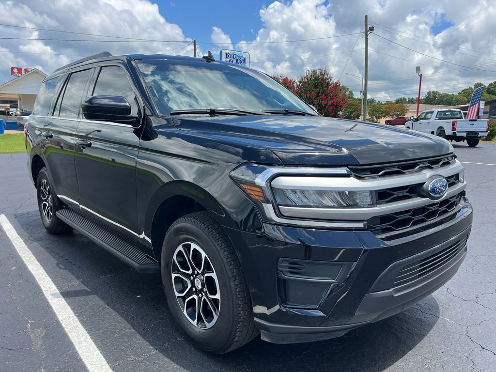 2024 Ford Expedition XLT photo 3