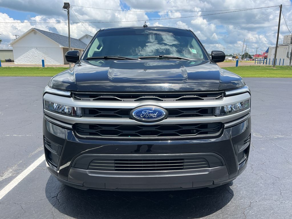 2024 Ford Expedition XLT photo 2