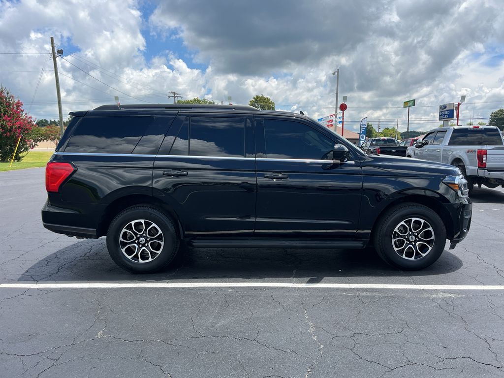2024 Ford Expedition XLT photo 4