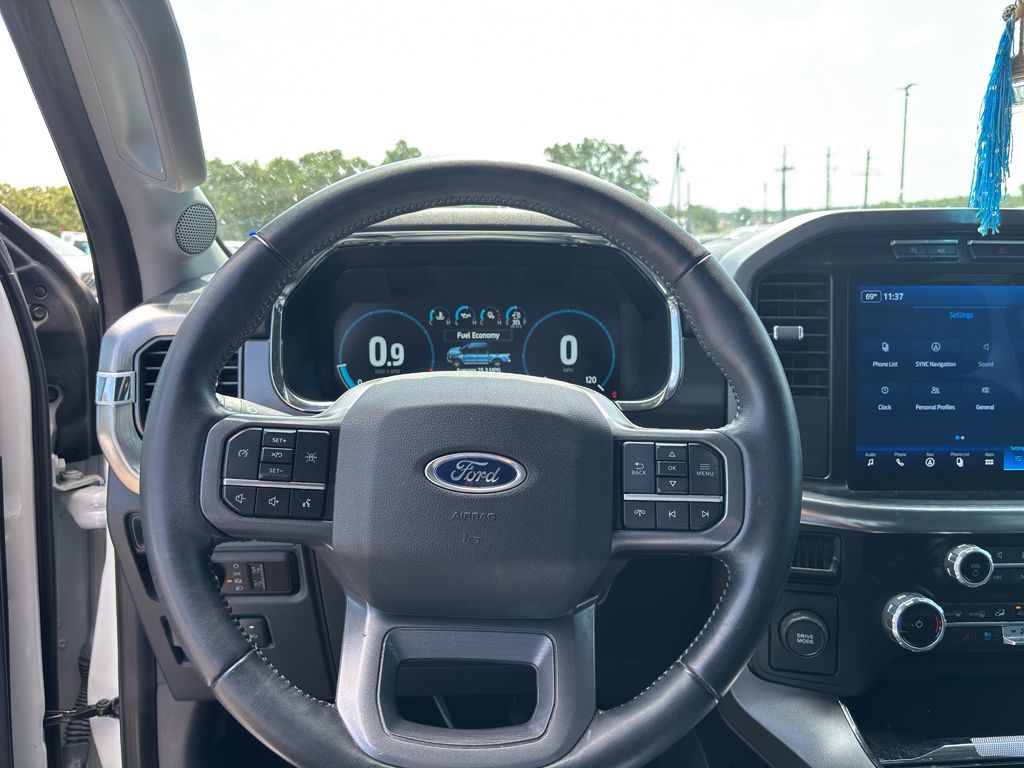 2023 Ford F-150 LARIAT photo 6
