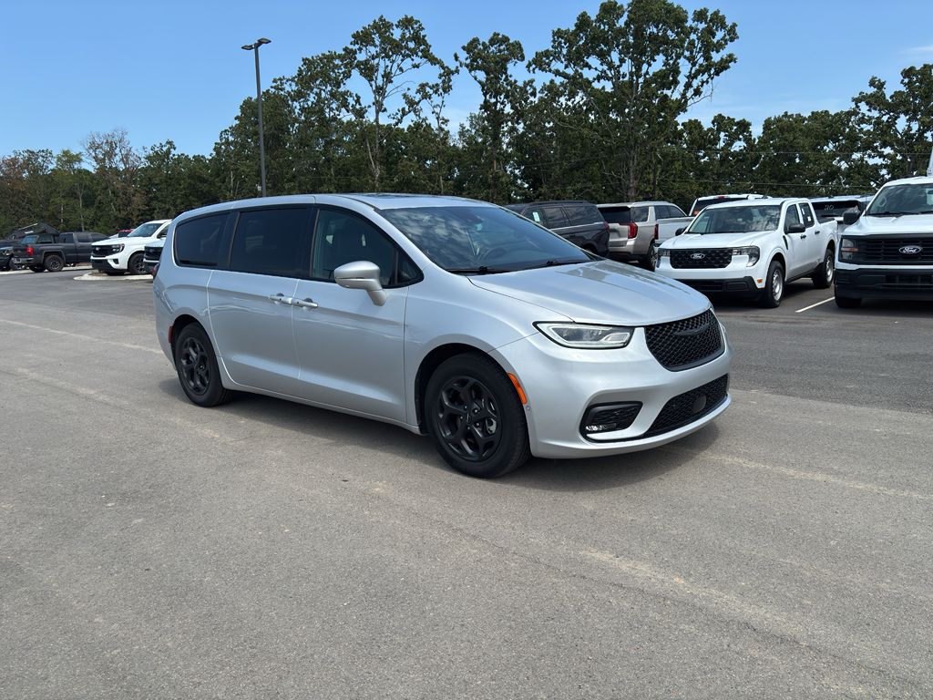 2022 Chrysler Pacifica Hybrid Limited photo 4