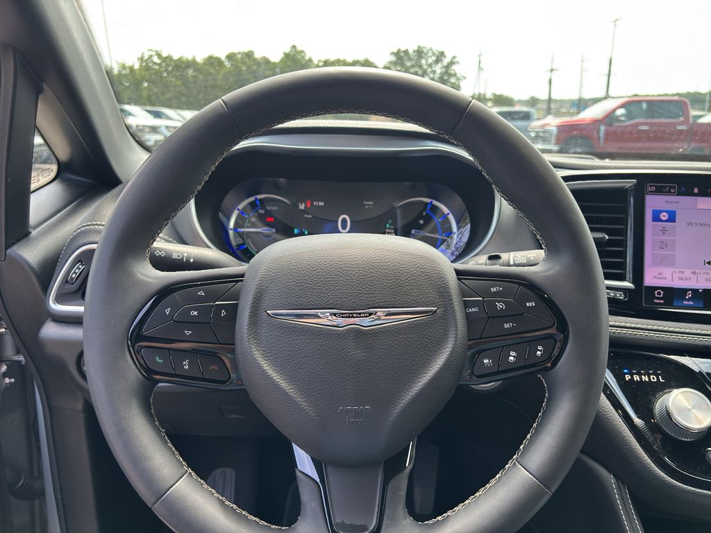2022 Chrysler Pacifica Hybrid Limited photo 6