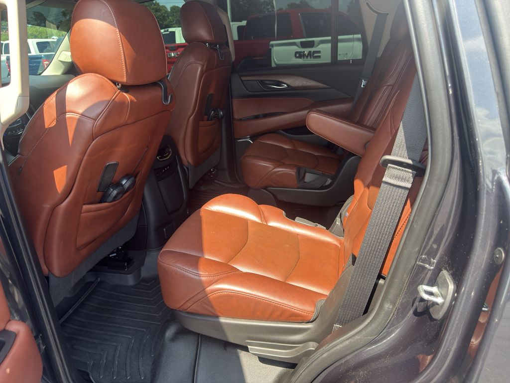 2019 Cadillac Escalade Premium Luxury photo 5
