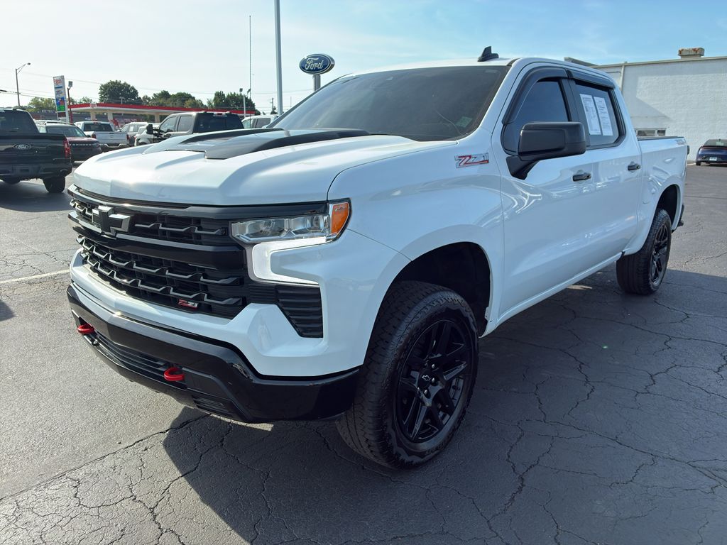 2025 Chevrolet Silverado LT Trail Boss photo 1
