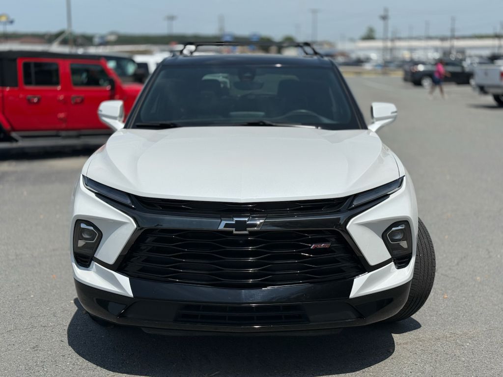 2023 Chevrolet Blazer RS photo 2