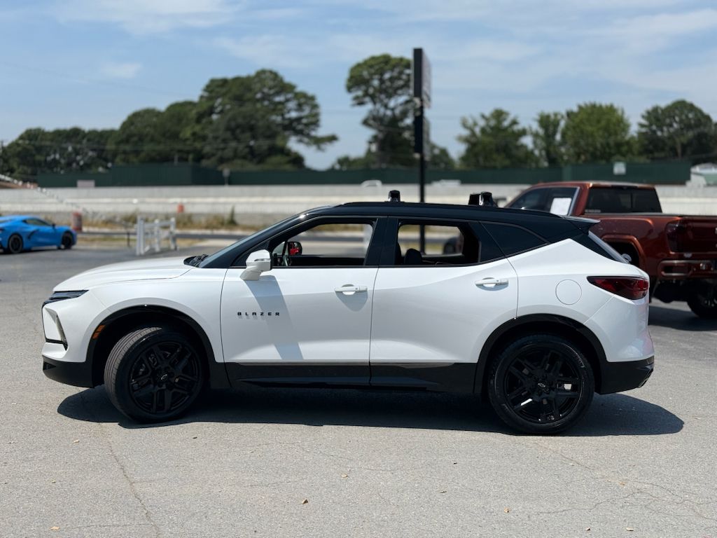 2023 Chevrolet Blazer RS photo 4