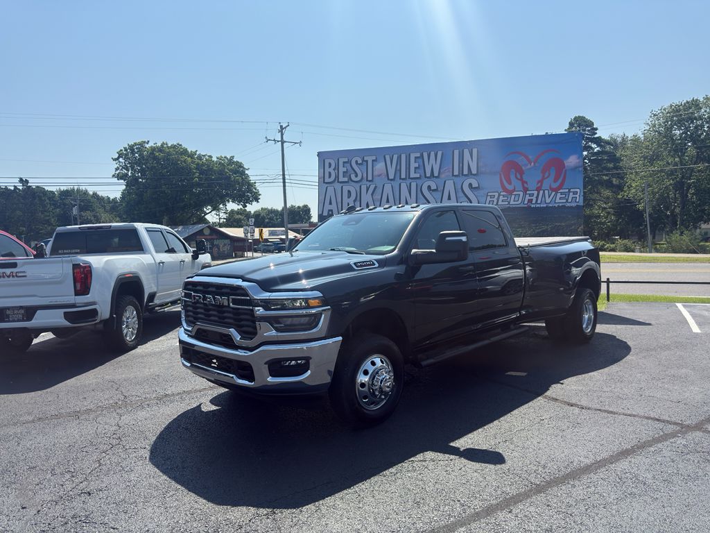 2025 Ram 3500 Tradesman photo 1