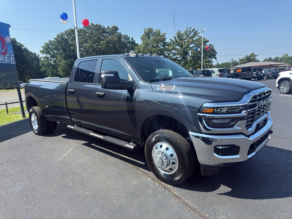 2025 Ram 3500 Tradesman photo 3