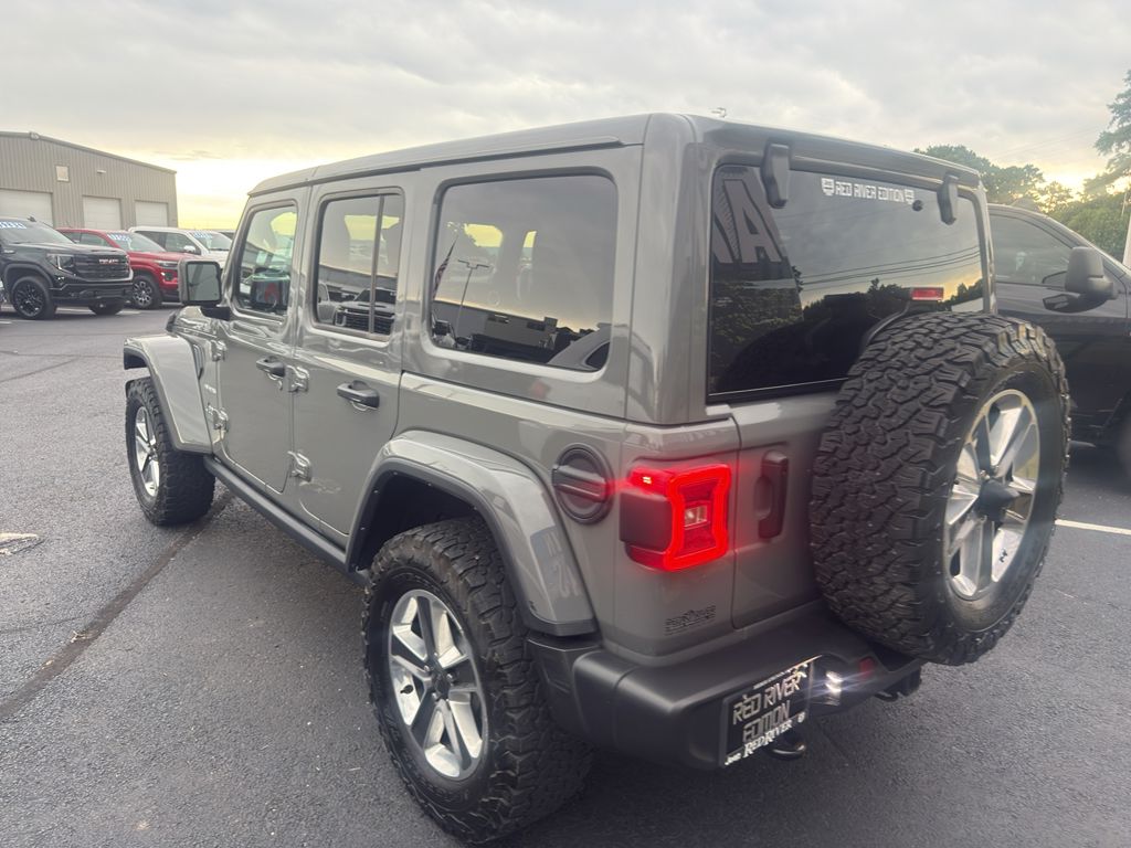 2022 Jeep Wrangler Unlimited Sahara photo 6