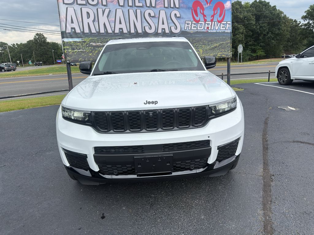 2023 Jeep Grand Cherokee L Limited photo 2