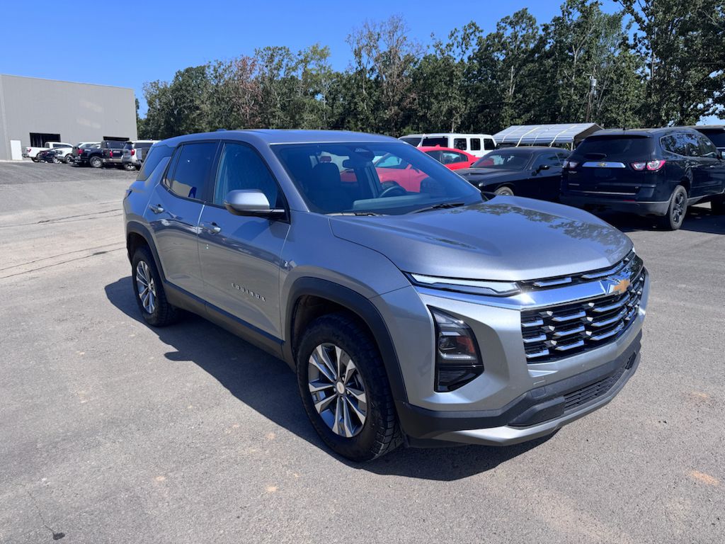 2026 Chevrolet Equinox FWD LT photo 3