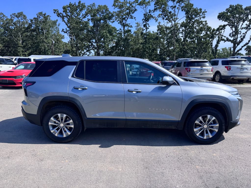 2026 Chevrolet Equinox FWD LT photo 4